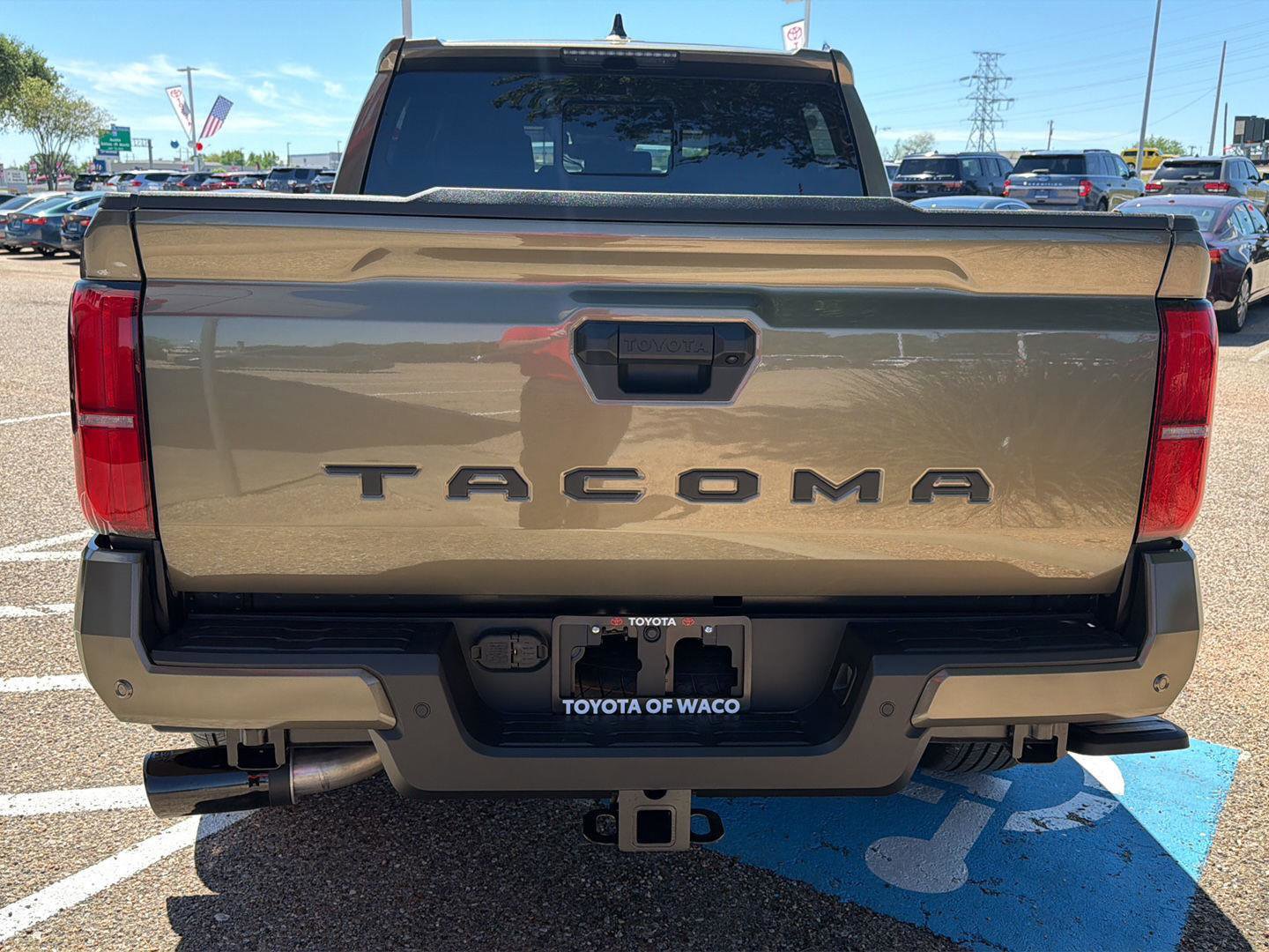 Used 2026 Toyota Tacoma TRD Sport w/ TRD Sport Upgrade Package image 4