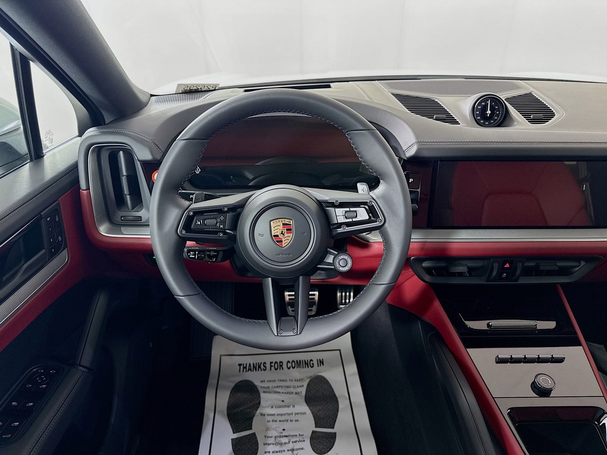 Certified 2025 Porsche Cayenne S image 17