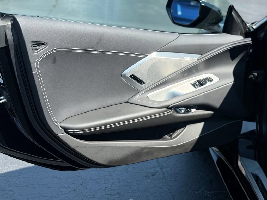 Used 2025 Chevrolet Corvette Stingray Preferred Cpe RWD image 12