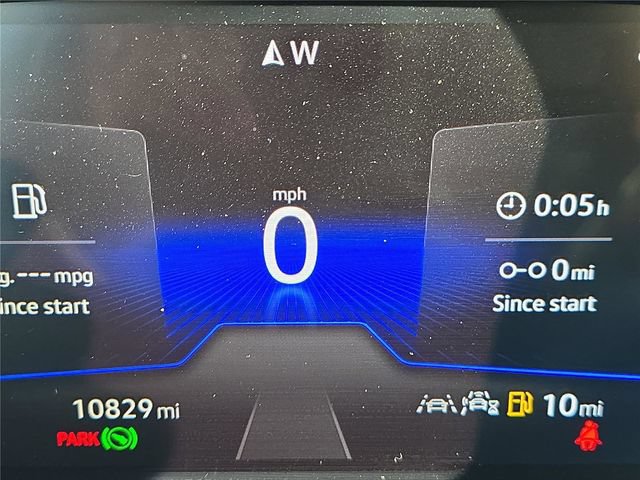 Used 2025 Volkswagen Taos SE FWD image 25