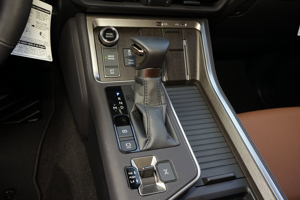 Used 2025 Lexus GX 550 image 17