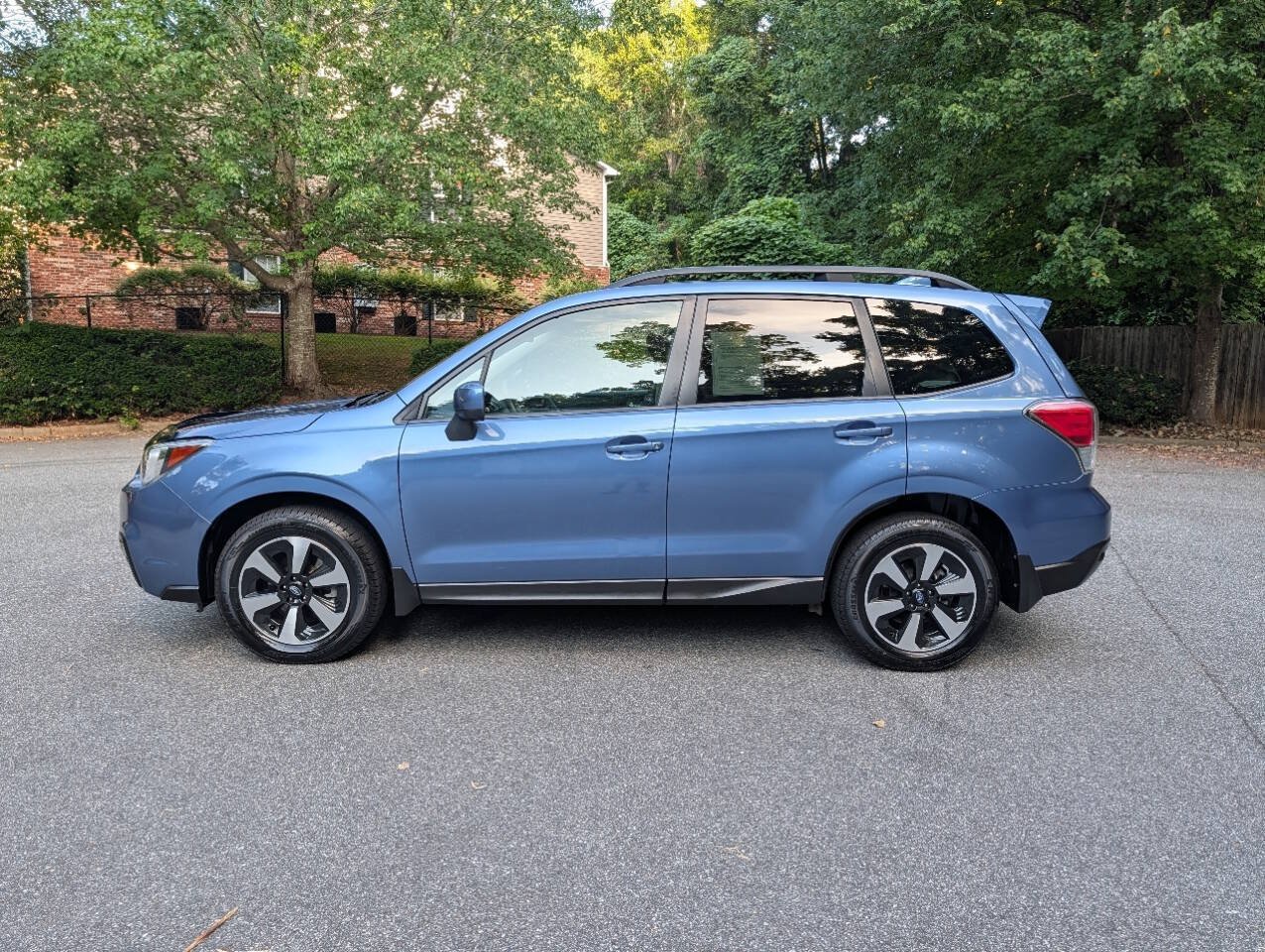 Used 2017 Subaru Forester 2.5i Premium w/ Protection Package #1 AWD/4WD image 2