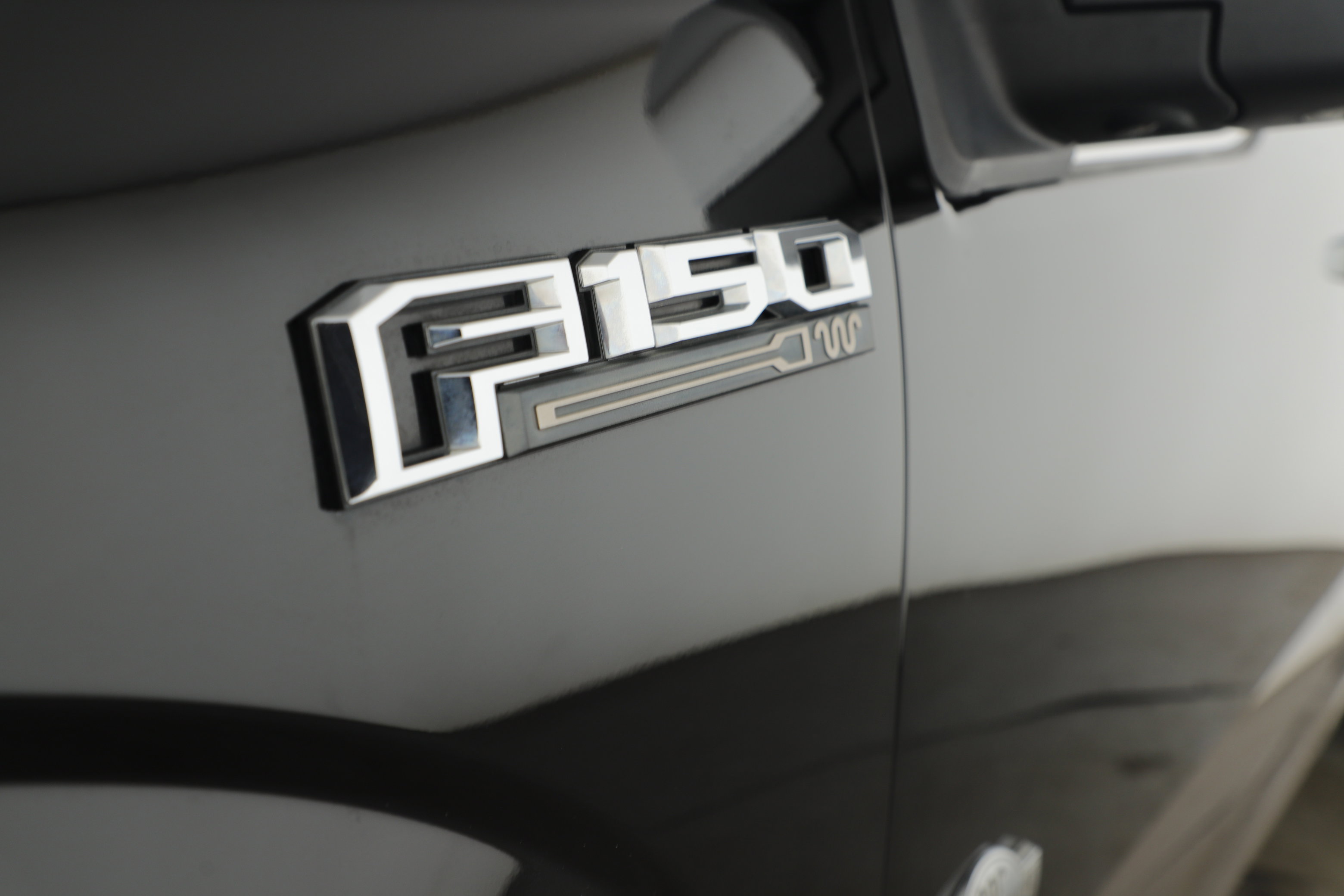 Used 2016 Ford F150 King Ranch w/ Equipment Group 601A Luxury AWD/4WD image 4