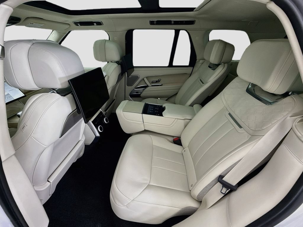 Used 2024 Land Rover Range Rover SV AWD/4WD image 20