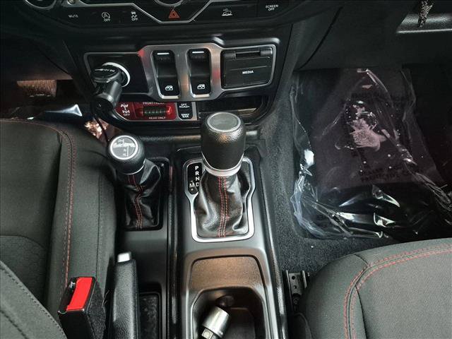 Used 2023 Jeep Wrangler Rubicon AWD/4WD image 12
