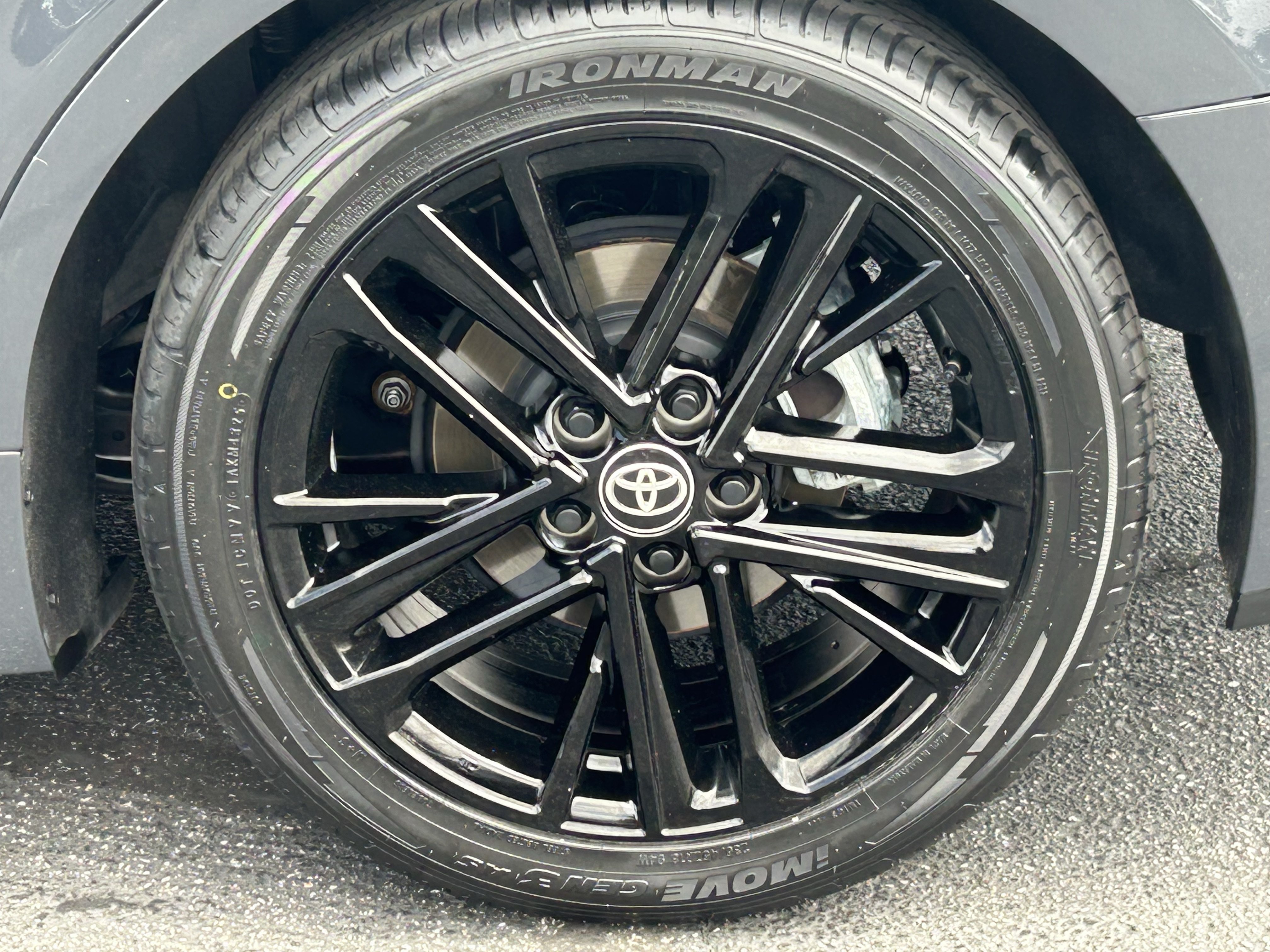 Used 2025 Toyota Camry SE FWD image 7