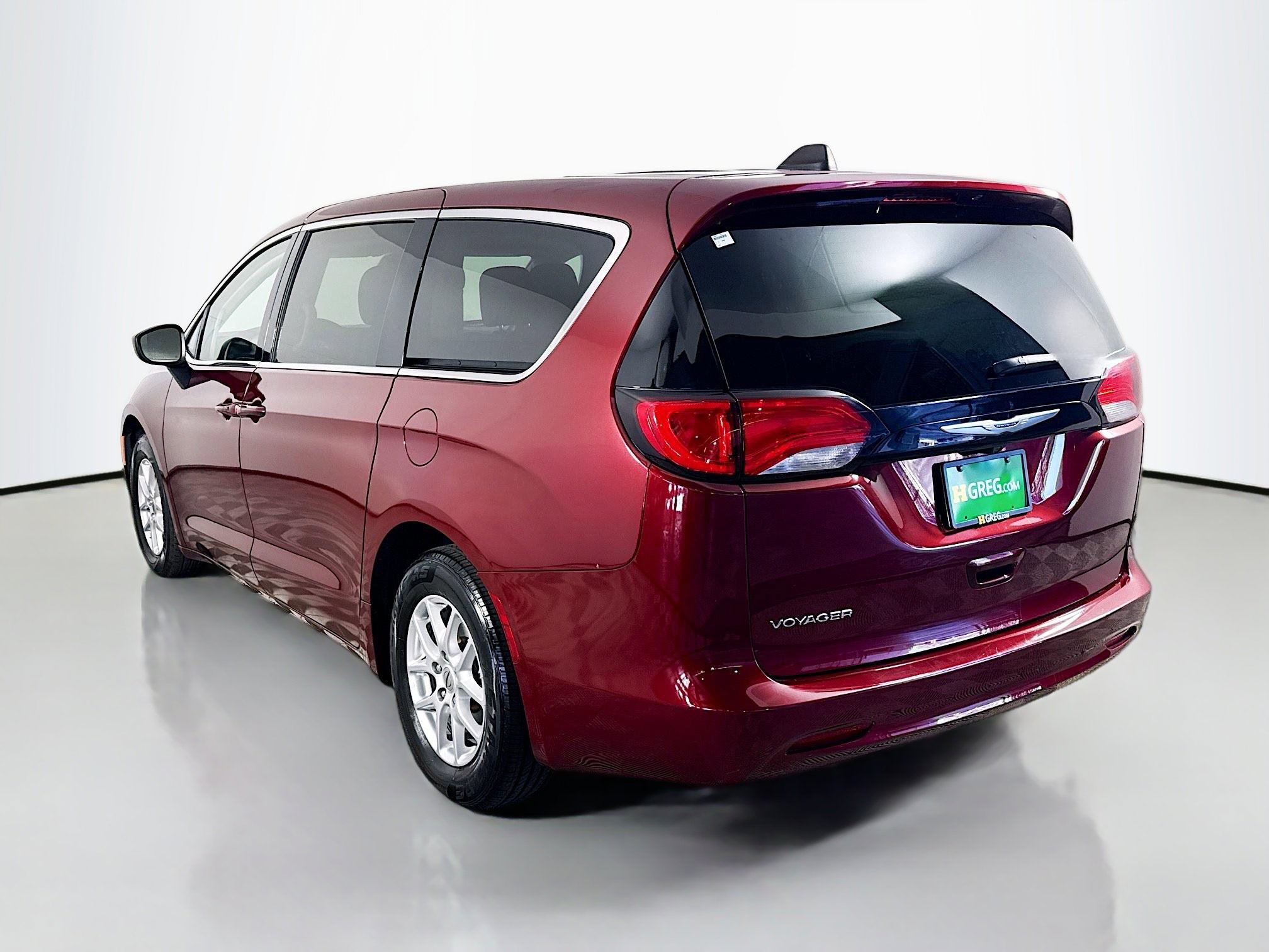 Used 2023 Chrysler Voyager LX FWD image 7