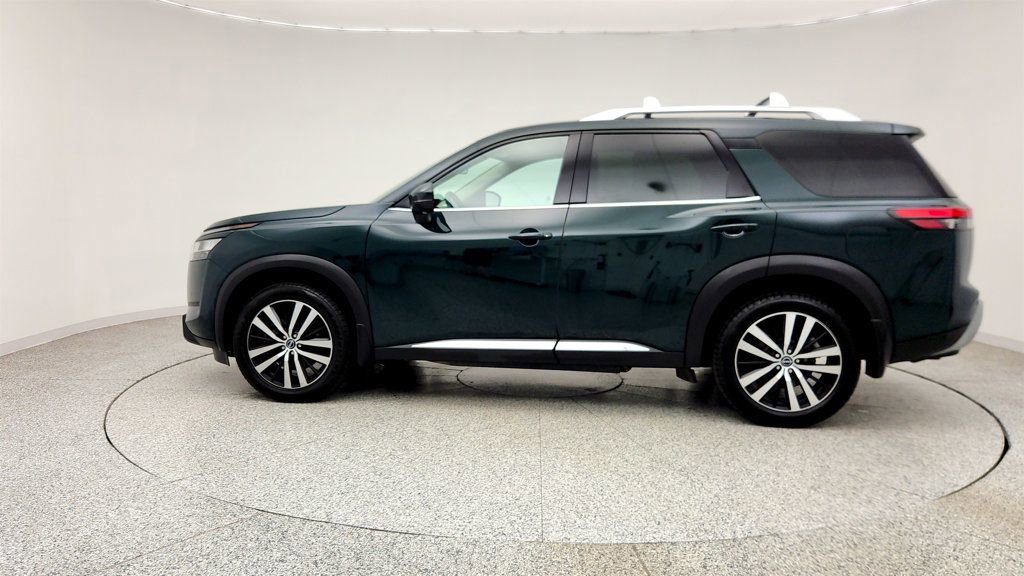 Used 2023 Nissan Pathfinder Platinum w/ Black Appearance Package AWD/4WD image 8