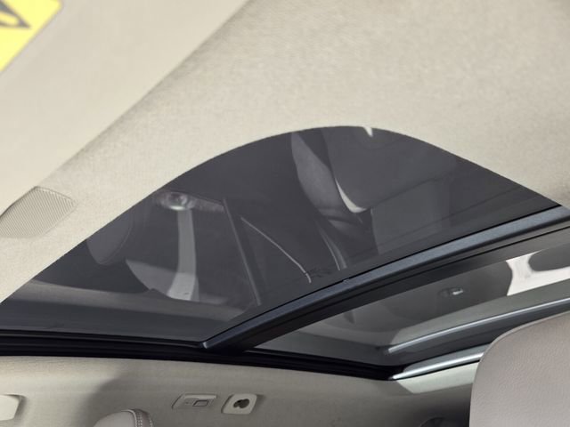 Certified 2023 Volvo XC40 B5 Plus w/ Protection Package Premier image 19