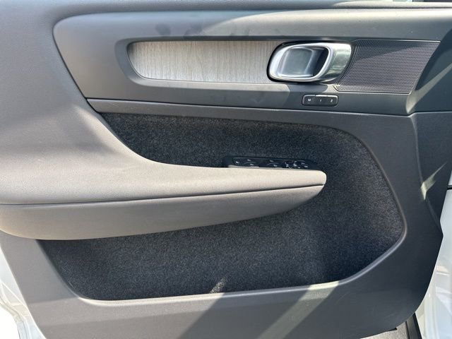 Certified 2023 Volvo XC40 B5 Plus w/ Climate Package image 16