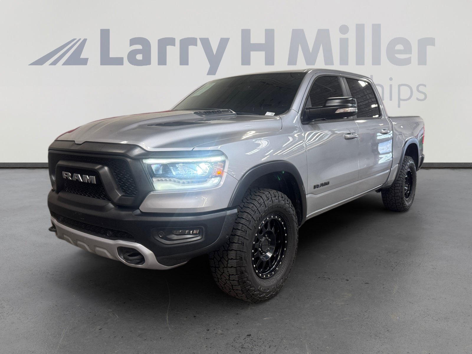 Used 2020 RAM 1500 Rebel w/ Rebel Level 2 Equipment Group AWD/4WD image 1