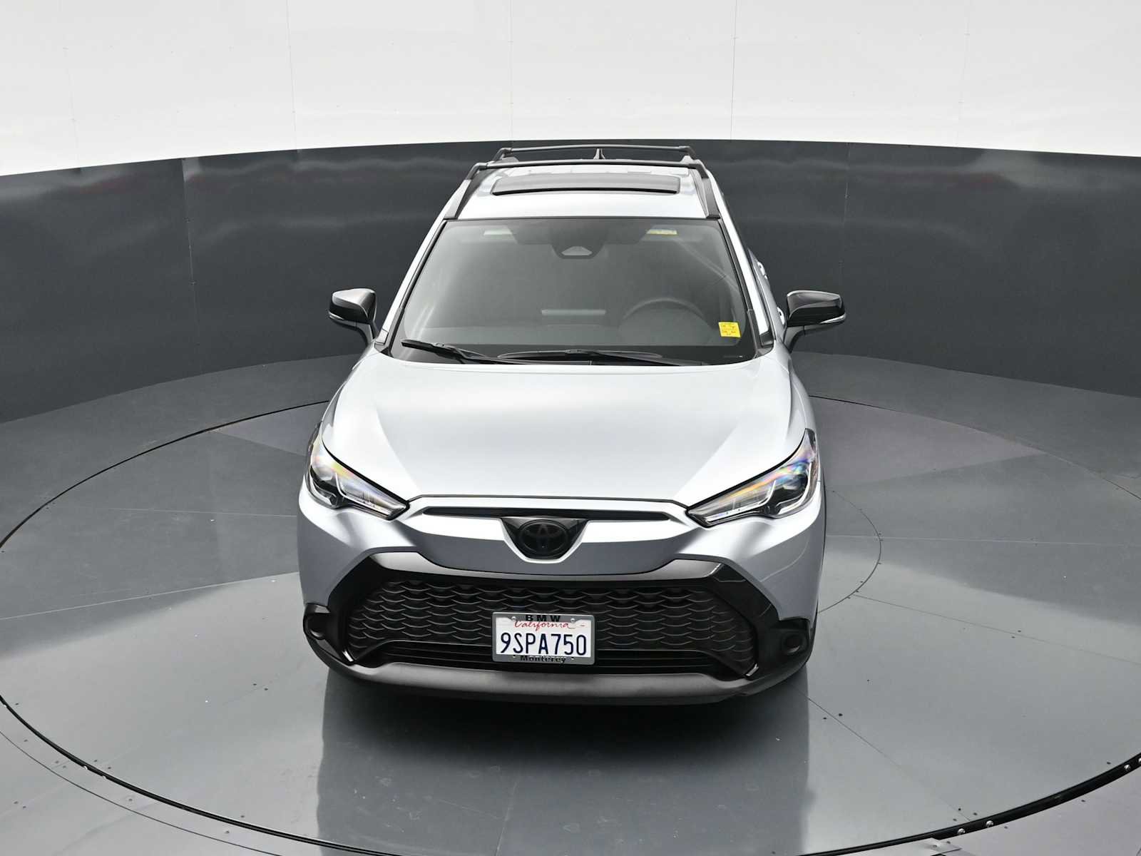 Used 2025 Toyota Corolla Cross AWD Hybrid w/ Moonroof Package image 17