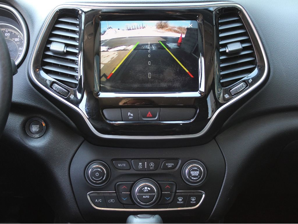 Used 2019 Jeep Cherokee Limited w/ Luxury Group image 20