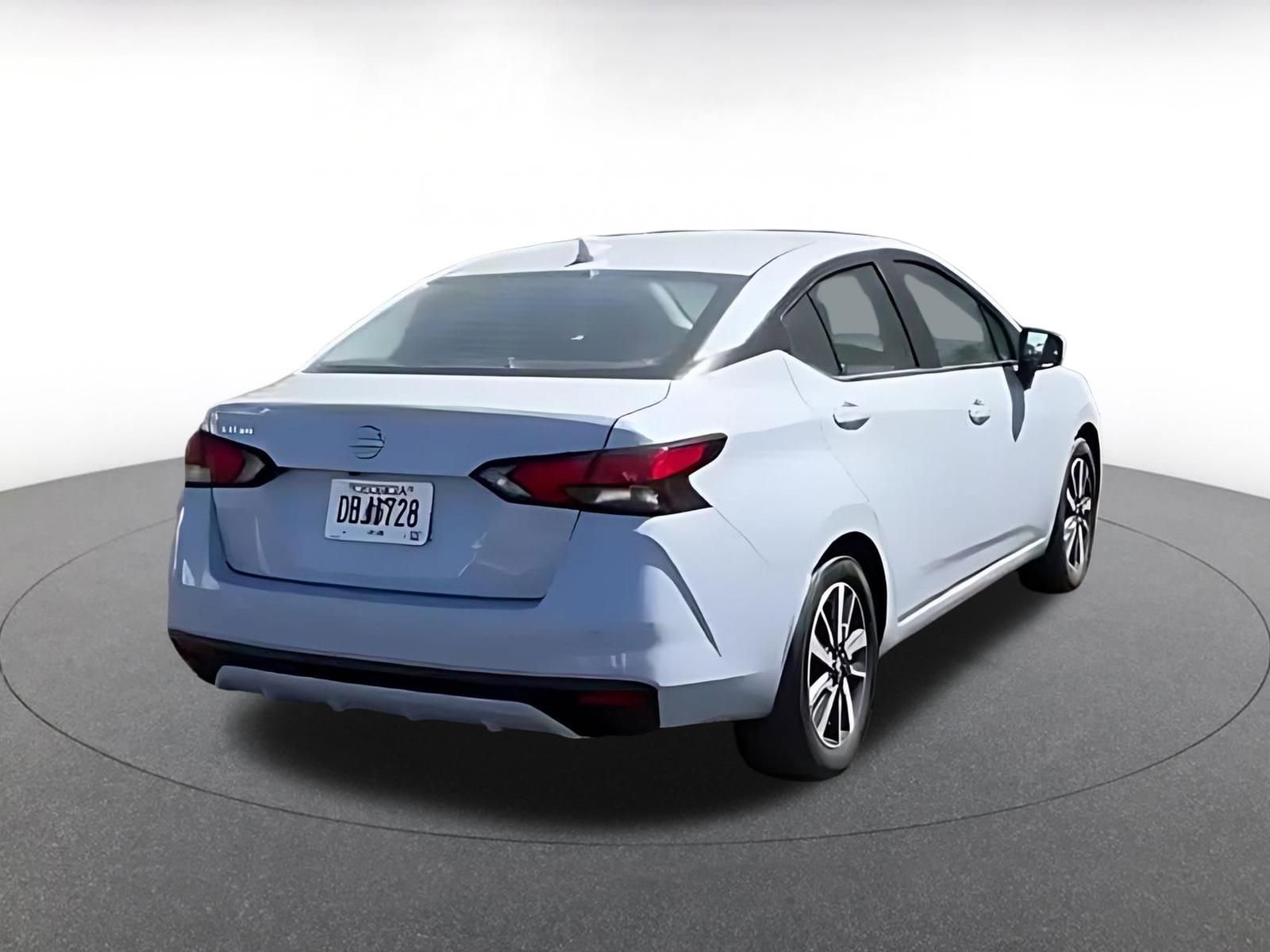Used 2025 Nissan Versa SV FWD image 7