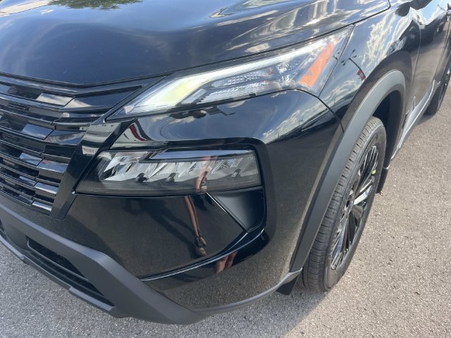 New 2026 Nissan Rogue Dark Armor AWD/4WD image 9