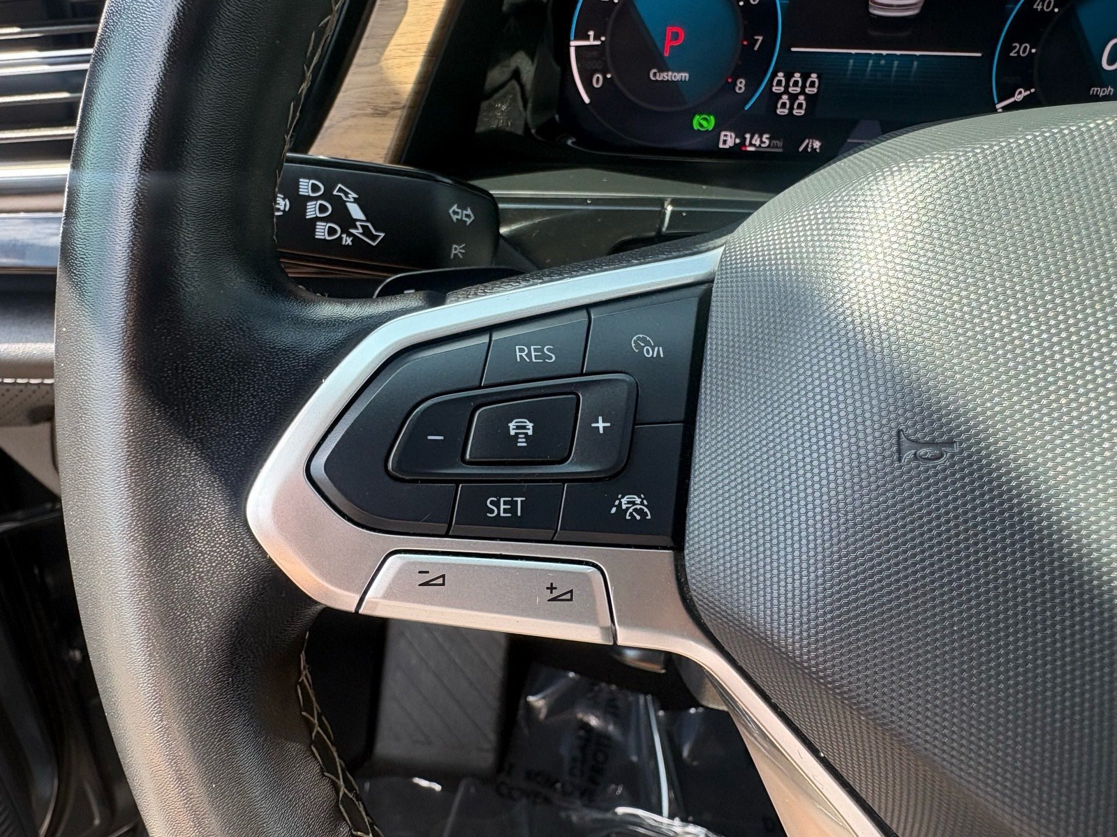 Used 2025 Volkswagen Atlas SE AWD/4WD image 22