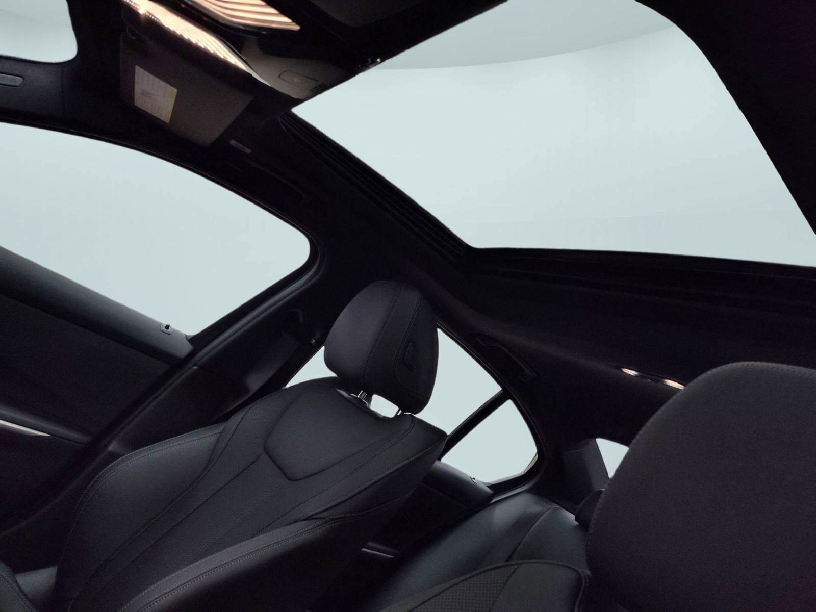 Used 2025 BMW 330i xDrive Sedan w/ Convenience Package image 14