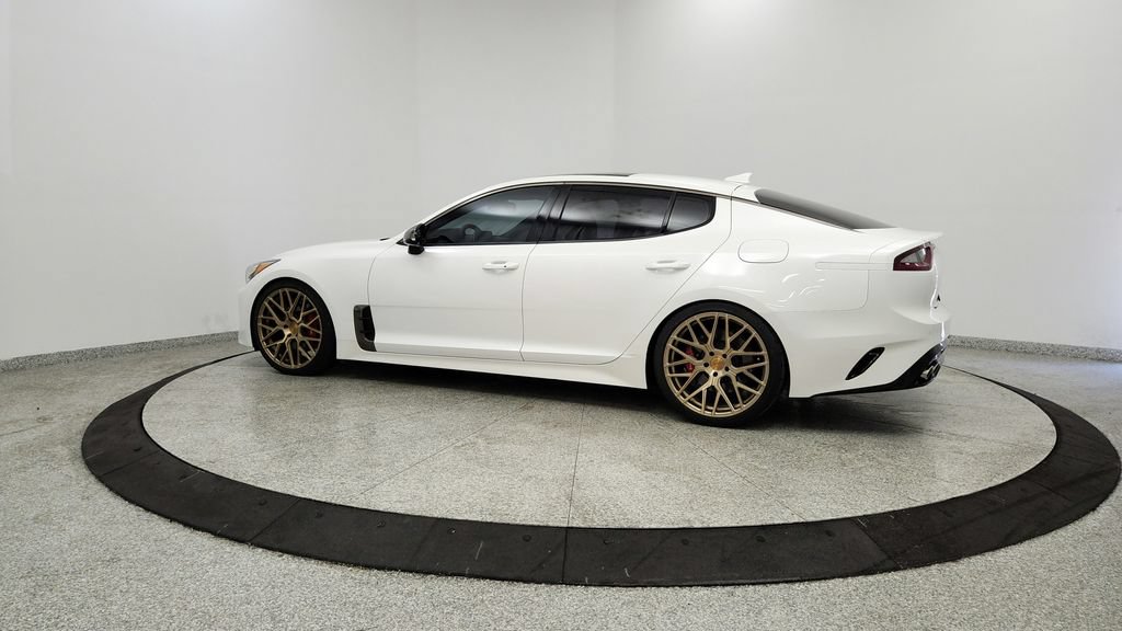 Used 2021 Kia Stinger GT1 image 2