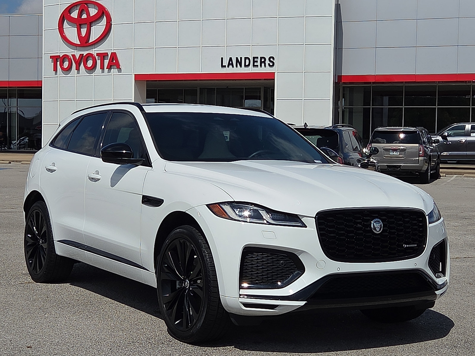 Used 2025 Jaguar F-PACE R-Dynamic S AWD/4WD image 1