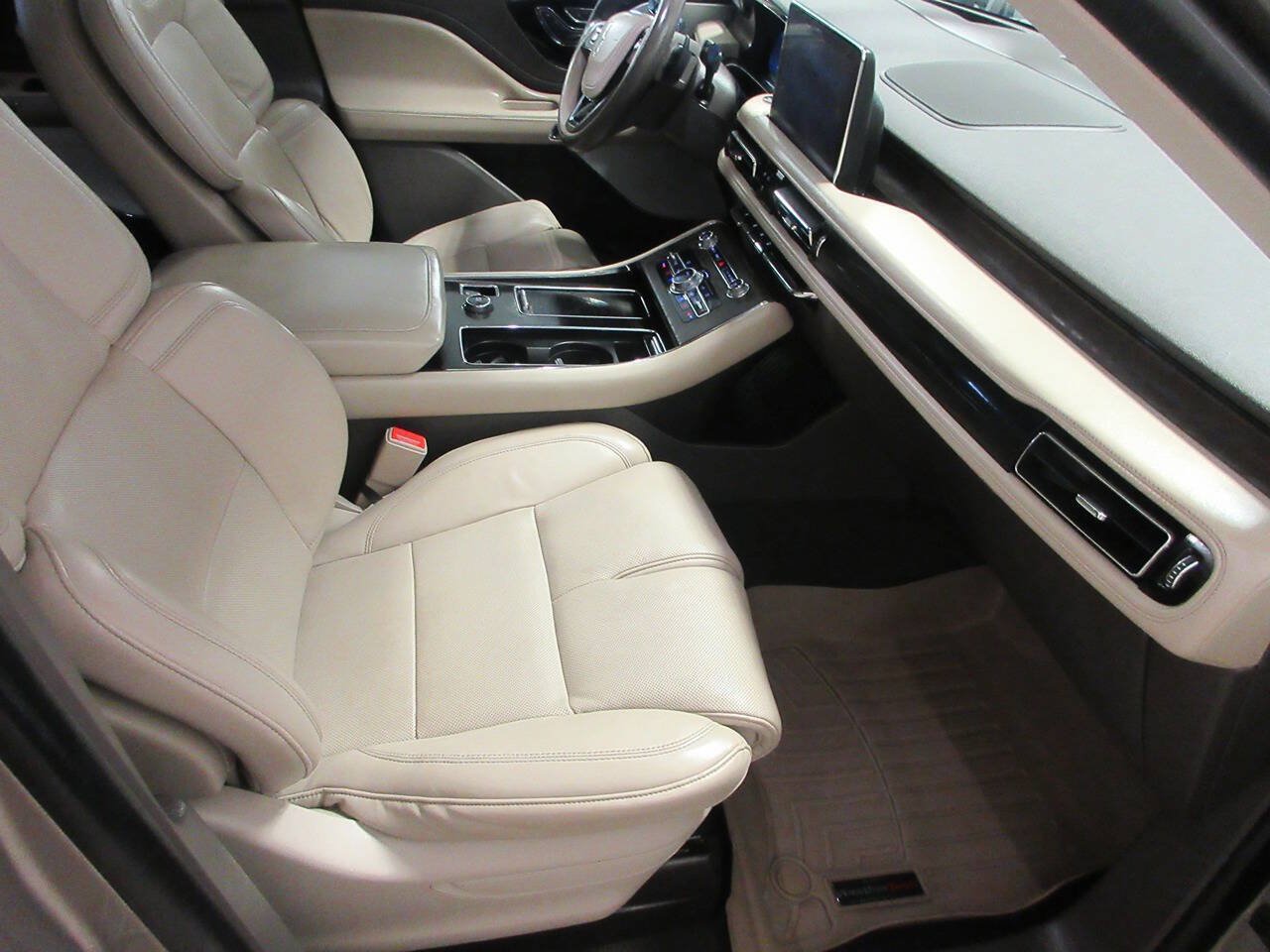 Used 2020 Lincoln Aviator Reserve w/ Equipment Group 202A AWD/4WD image 9