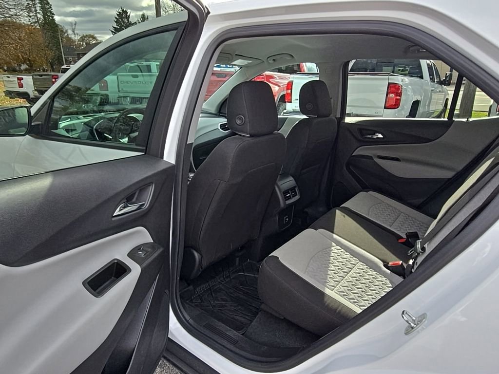 Used 2024 Chevrolet Equinox LS w/ LS Convenience Package image 12