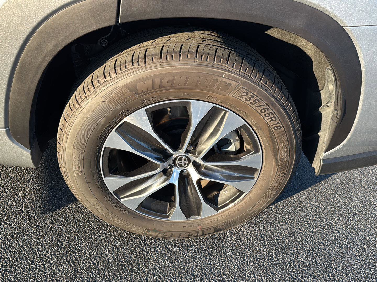 Certified 2025 Toyota Highlander XLE image 32