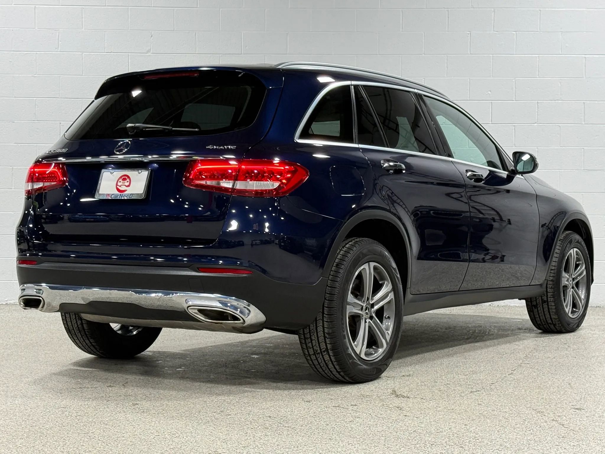 Used 2019 Mercedes-Benz GLC 300 4MATIC w/ Premium Package image 6