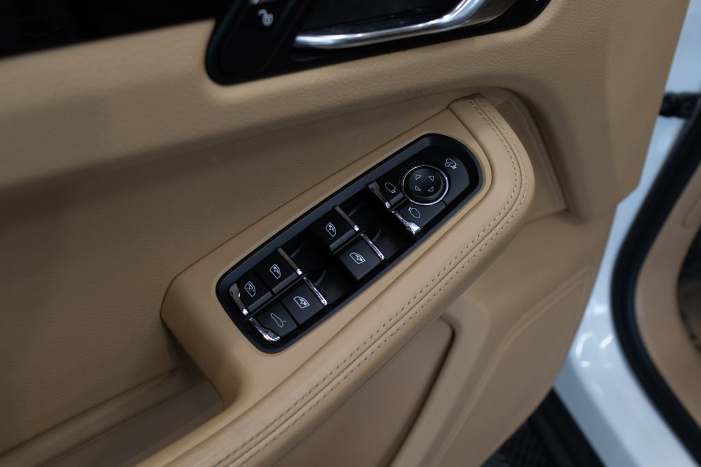 Used 2015 Porsche Macan S AWD/4WD image 15
