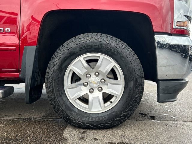 Used 2018 Chevrolet Silverado 1500 LT w/ All Star Edition image 13