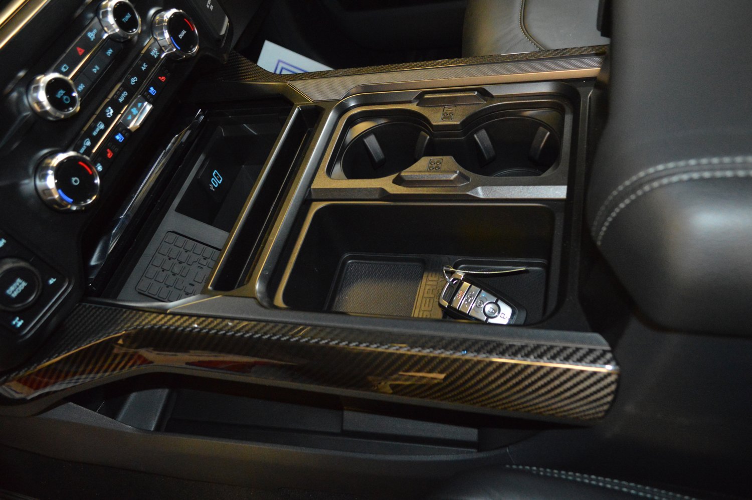 New 2026 Ford F250 Lariat w/ Black Appearance Package image 23