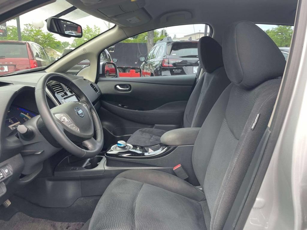 Used 2016 Nissan Leaf SV w/ Premium Package FWD image 14