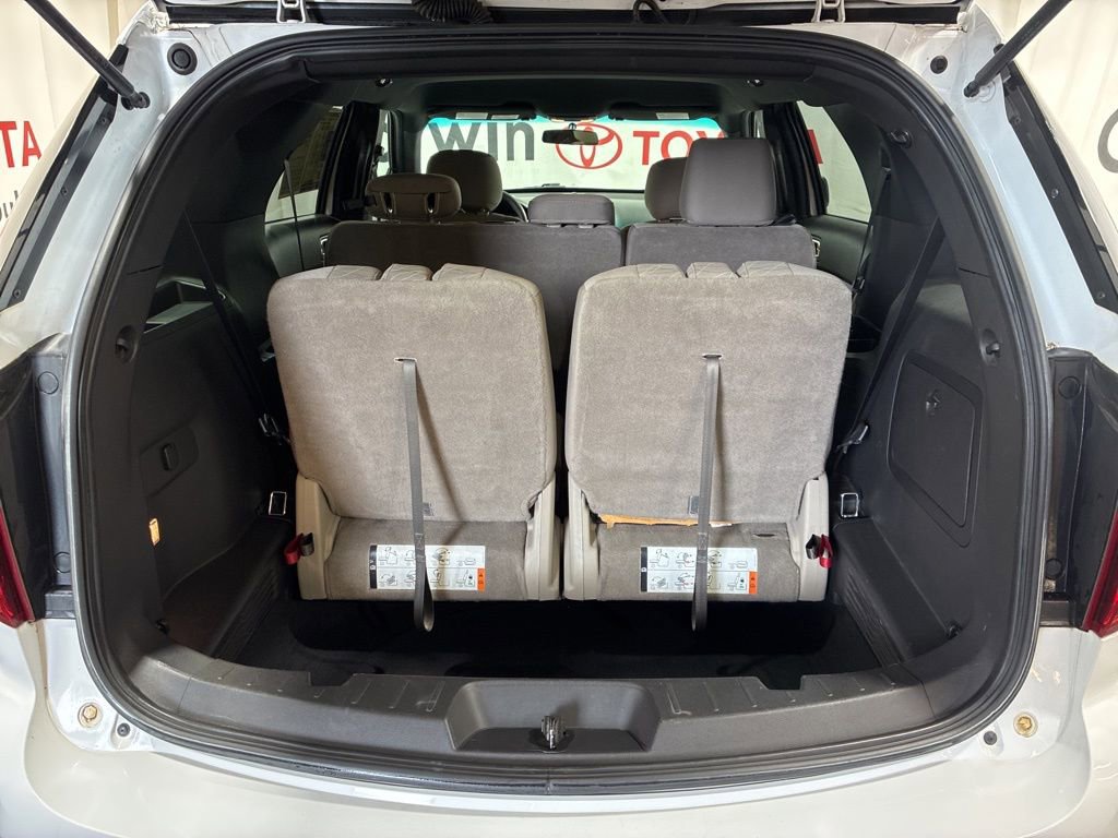 Used 2015 Ford Explorer FWD image 18
