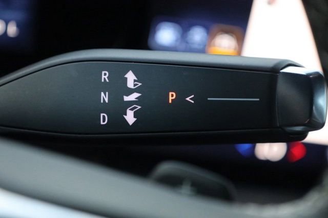 Used 2025 Chevrolet Traverse LT image 31