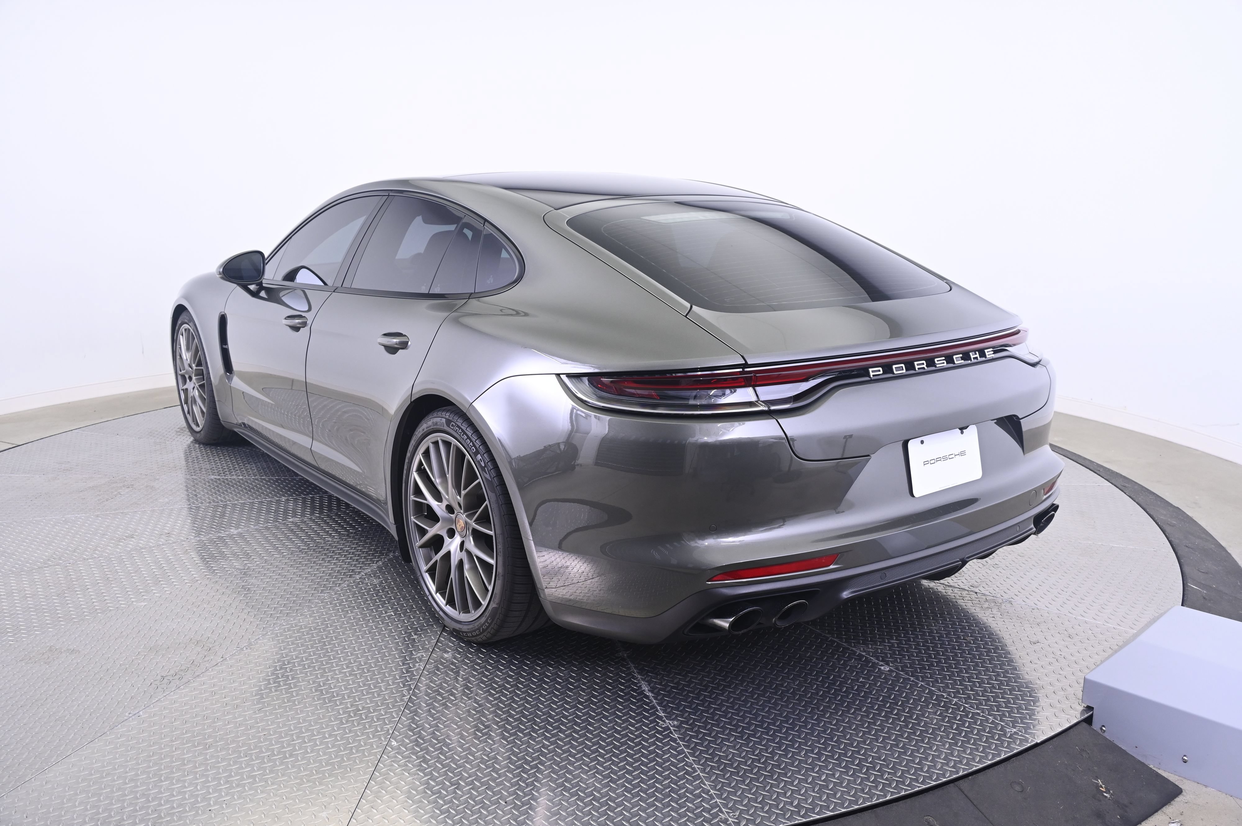Certified 2023 Porsche Panamera 4S AWD/4WD image 3