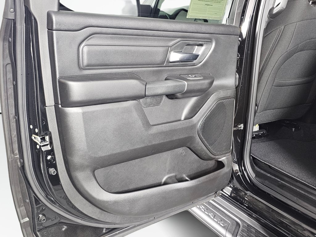New 2026 RAM 1500 Express AWD/4WD image 31
