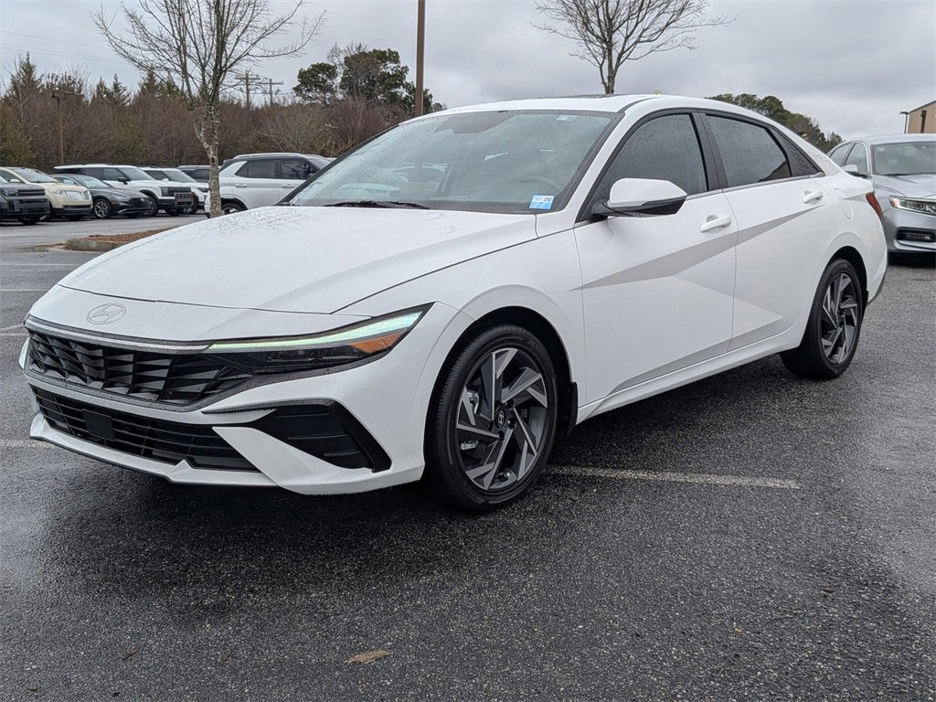 Certified 2025 Hyundai Elantra Limited image 7