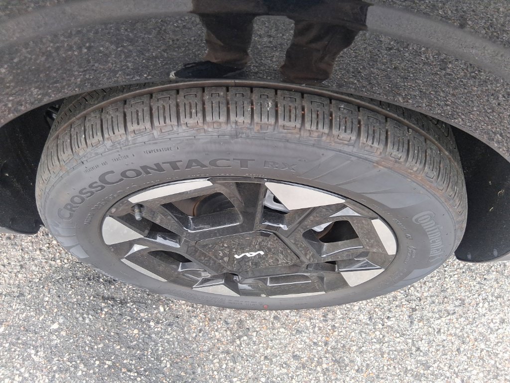 Certified 2026 Kia Carnival EX FWD image 9