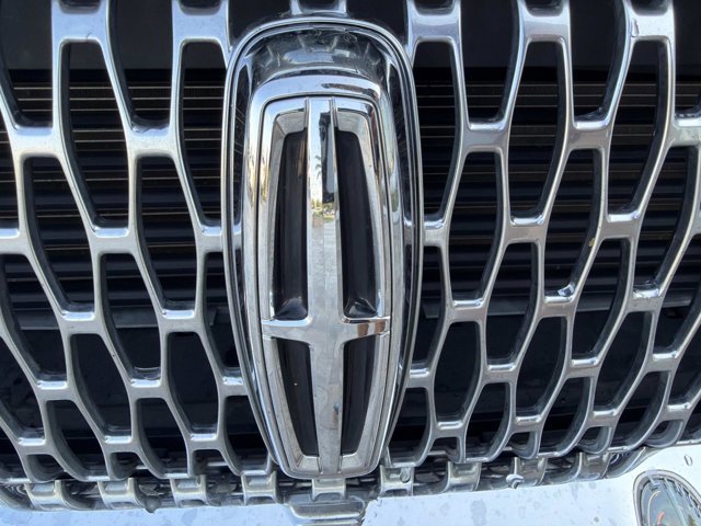Certified 2021 Lincoln Corsair FWD w/ Equipment Group 101A image 8