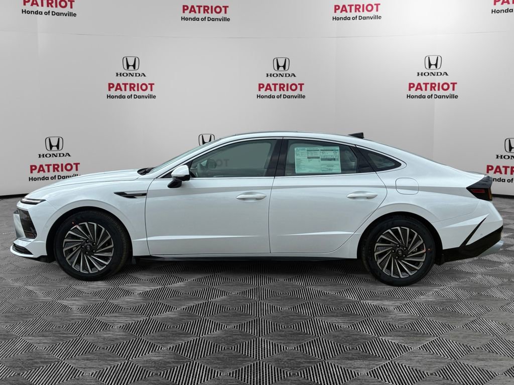 New 2026 Hyundai Sonata Limited FWD image 2