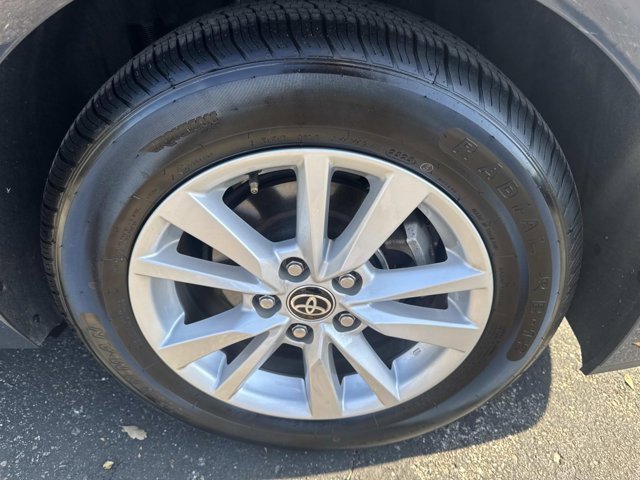 Used 2025 Toyota Camry LE image 29