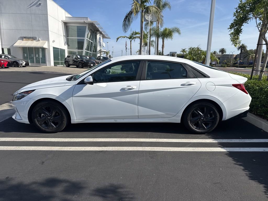 Used 2022 Hyundai Elantra Blue FWD image 6