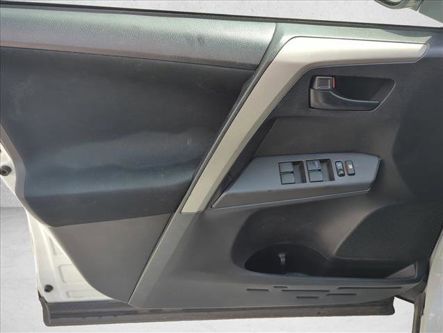 Used 2017 Toyota RAV4 LE image 10