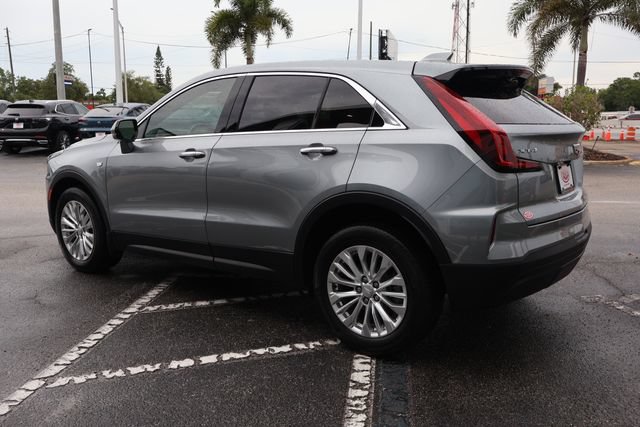 Used 2024 Cadillac XT4 Luxury w/ Cold Weather Package FWD image 5