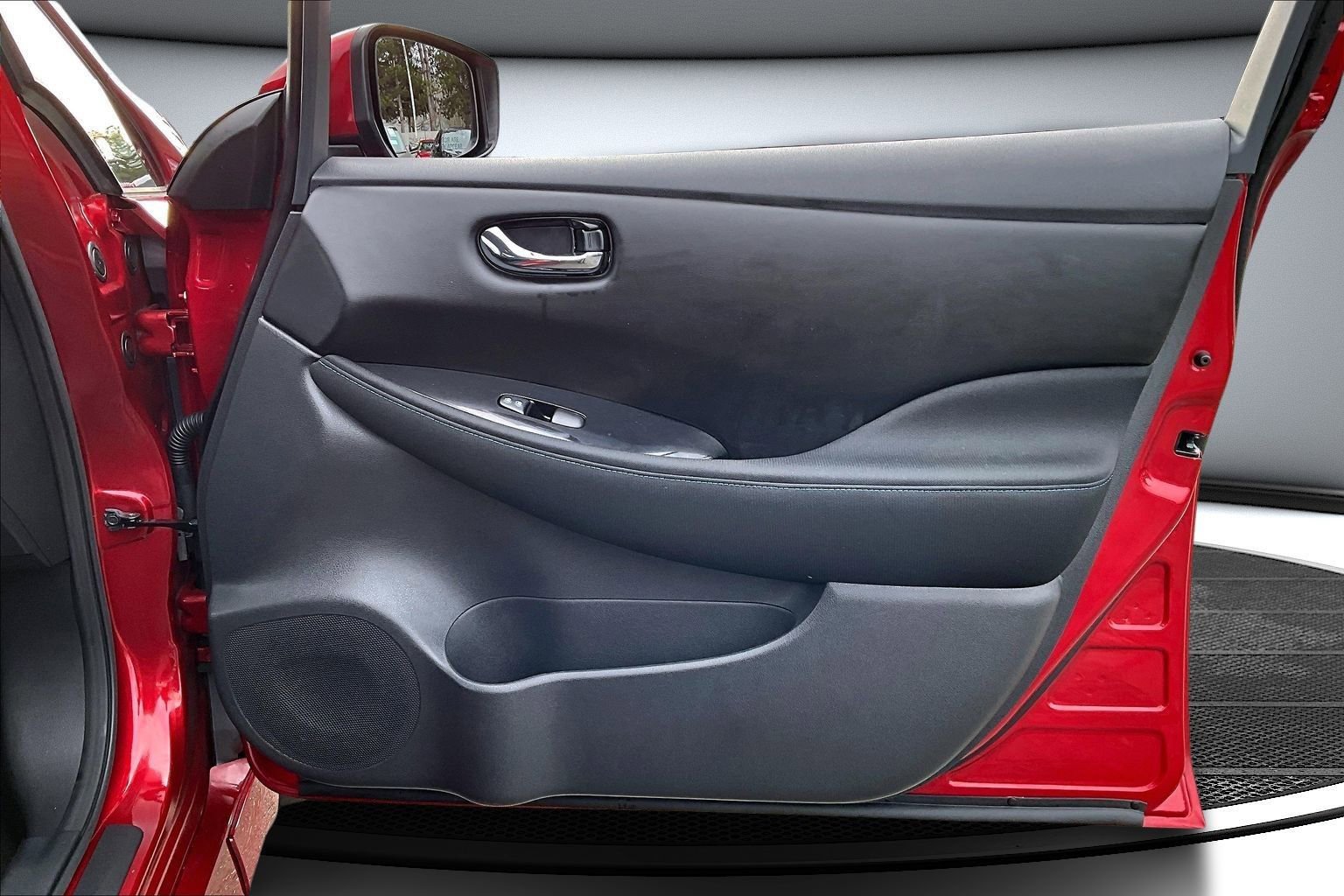 Used 2022 Nissan Leaf SV image 27