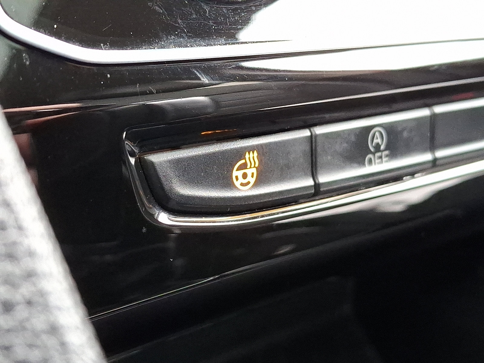 Used 2018 Volkswagen Atlas SEL Premium image 33