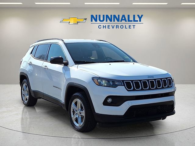 Used 2024 Jeep Compass Latitude AWD/4WD image 7