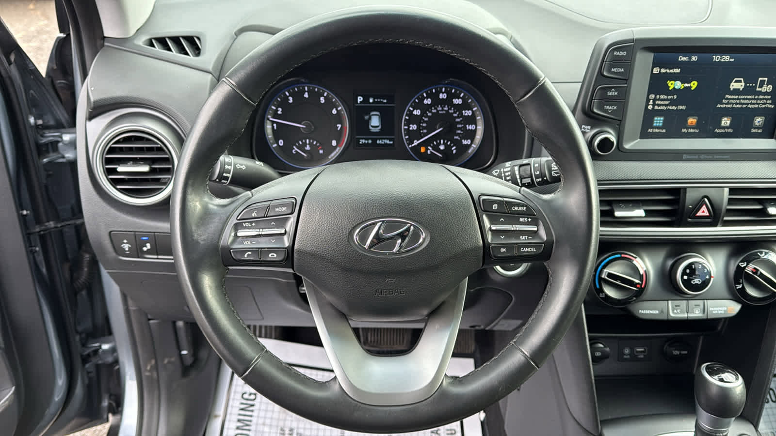 Used 2021 Hyundai Kona SEL w/ Winter Weather Package image 13