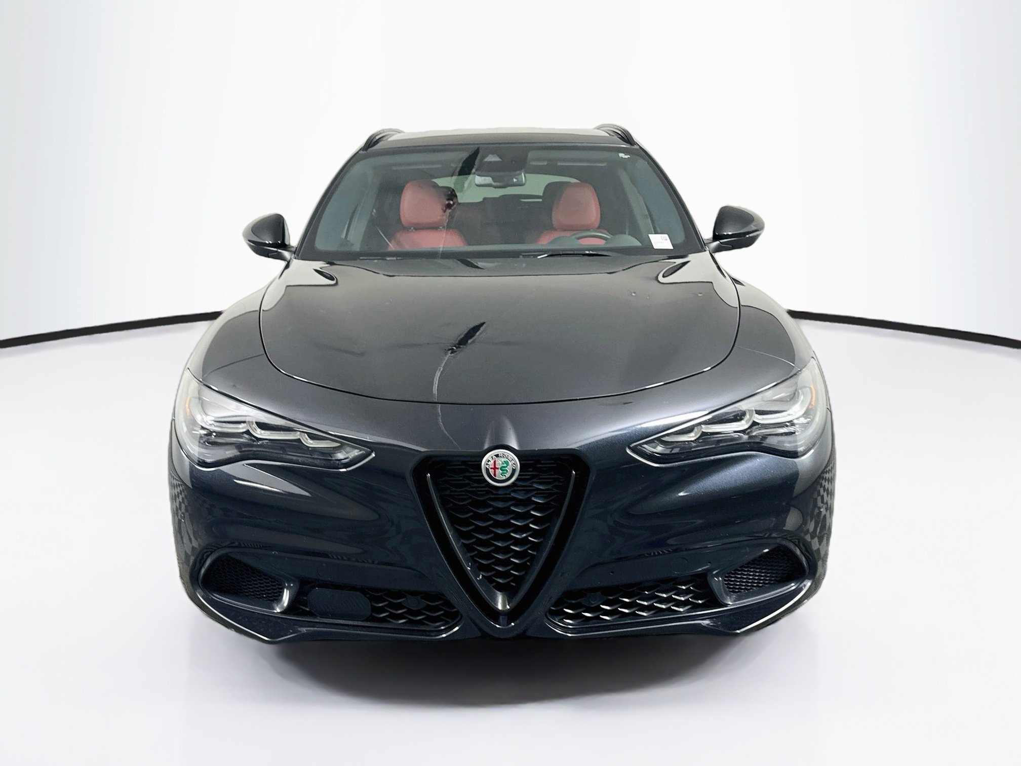 Used 2024 Alfa Romeo Stelvio Veloce AWD/4WD image 2