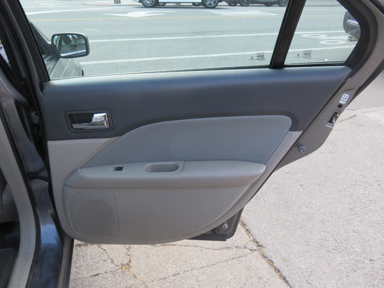 Used 2012 Ford Fusion SE image 25