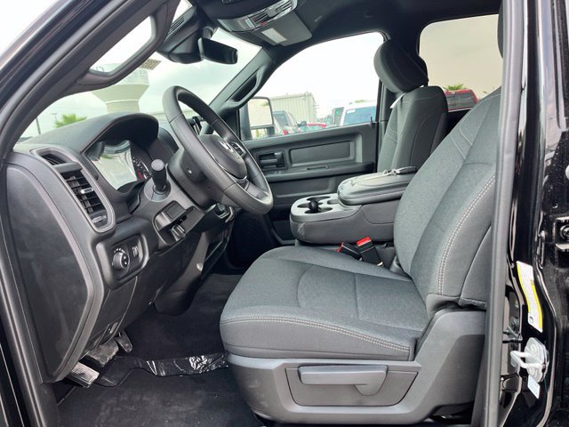 New 2027 RAM 3500 Tradesman AWD/4WD image 15